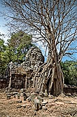 Ta Som temple - east gopura of the third enclosure